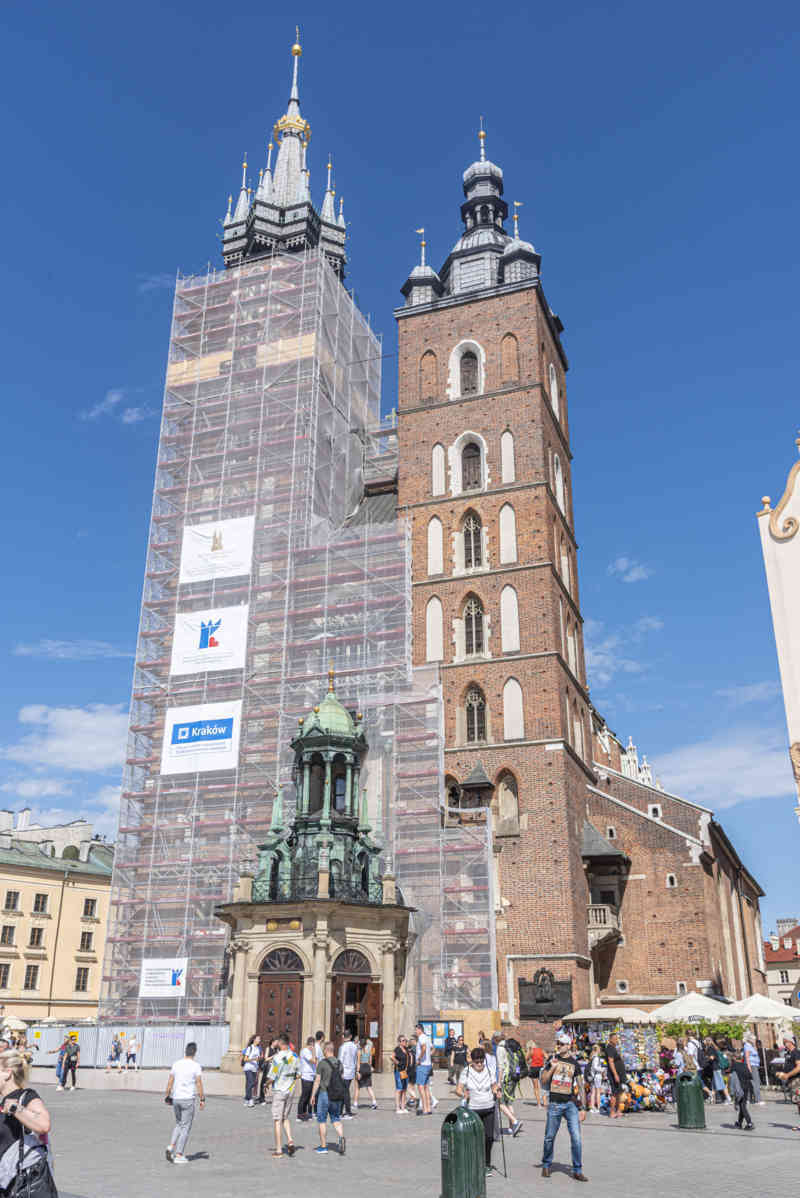 Polonia - Cracovia 023 - basílica de Santa María.jpg